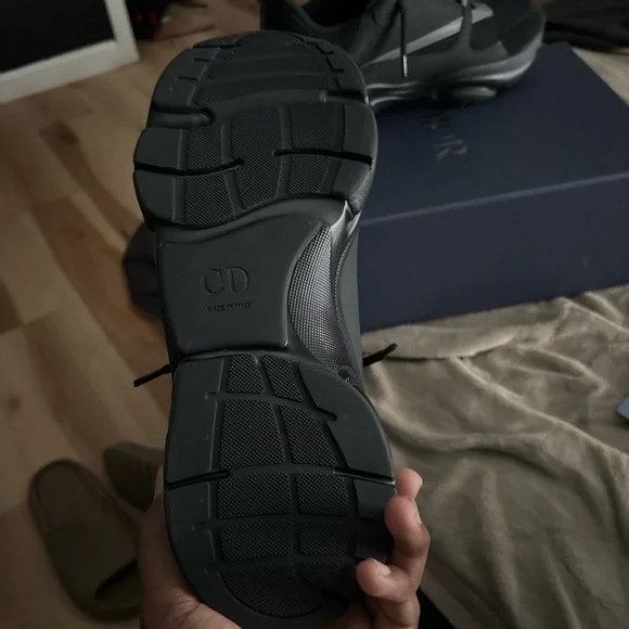 Dior Black Sneakers Sleek Low-Top Design - Picture 4 of 5